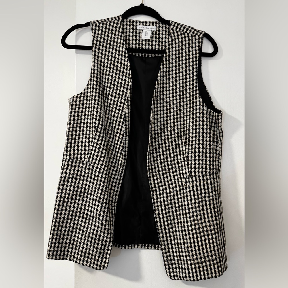 Sincerely Jules Black & White Houndstooth Vest